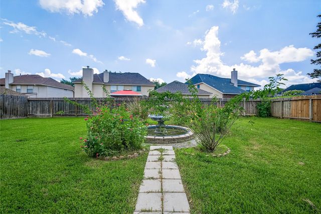 11931 Mckinney Falls Lane, Sugar Land, TX 77498