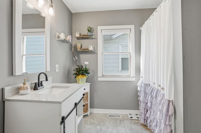 705 E Grace Street, Rensselaer, IN 47978