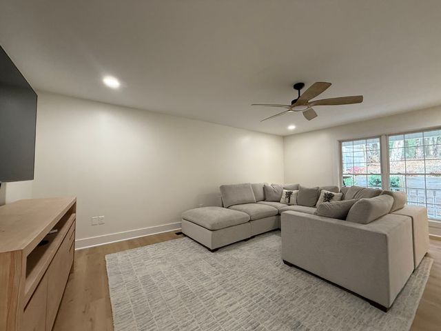 574 Knottywood Drive, Lavonia, GA 30553