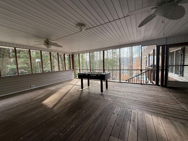 574 Knottywood Drive, Lavonia, GA 30553