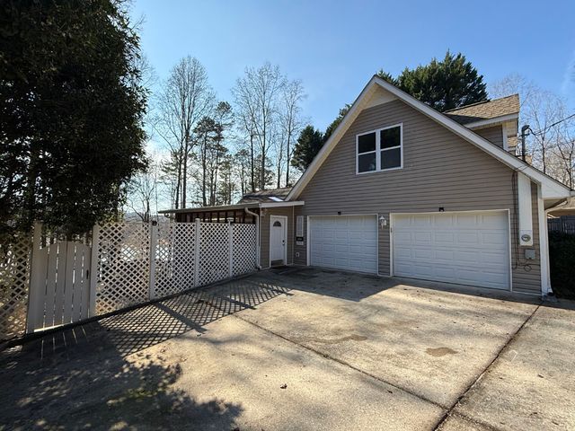 574 Knottywood Drive, Lavonia, GA 30553