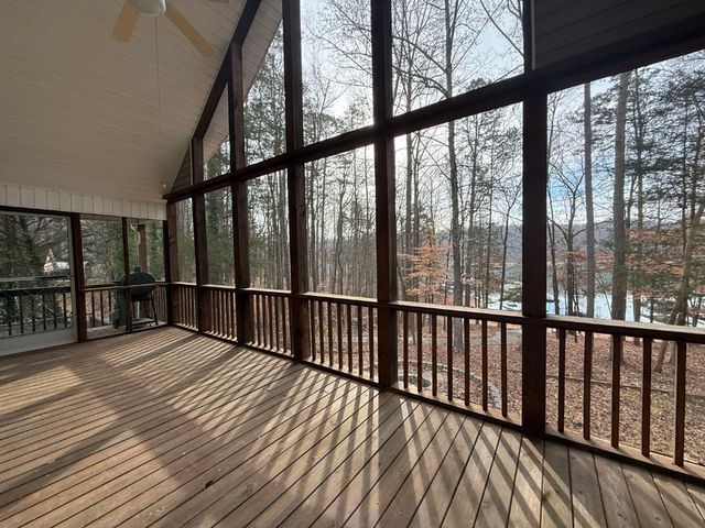 574 Knottywood Drive, Lavonia, GA 30553