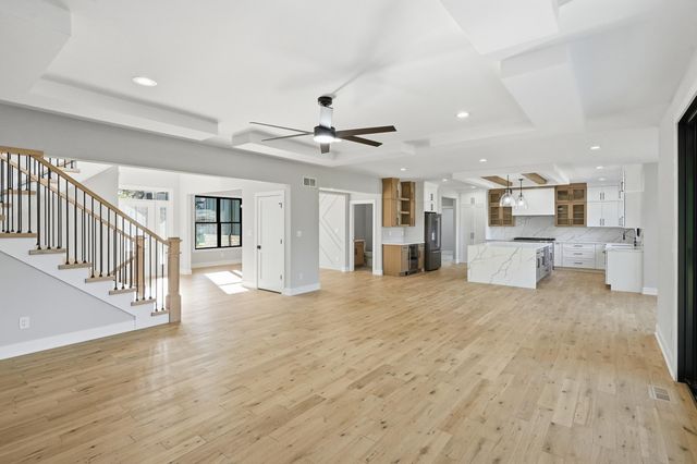 9601 Tall Grass Trail, St. John, IN 46373