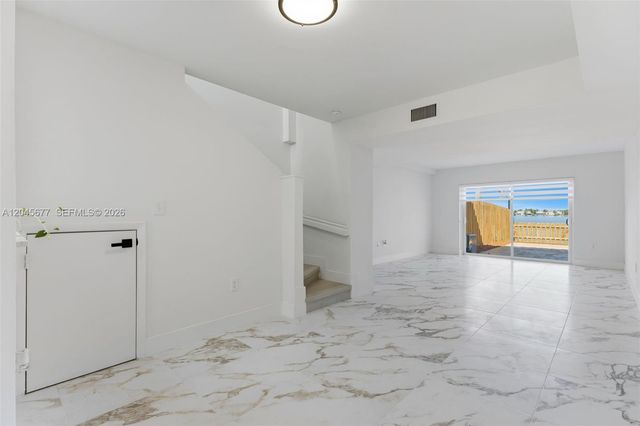 1030 NW 123rd Ct 706, Miami, FL 33182