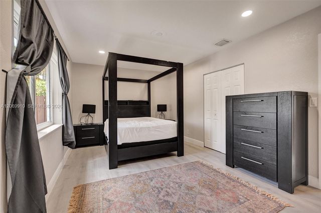 1146 NE 17th Terrace, Fort Lauderdale, FL 33304