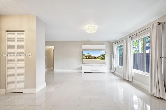 1146 NE 17th Terrace, Fort Lauderdale, FL 33304