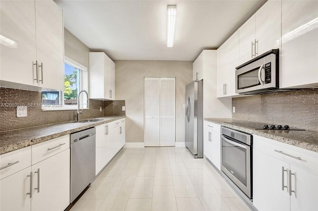 1146 NE 17th Terrace, Fort Lauderdale, FL 33304
