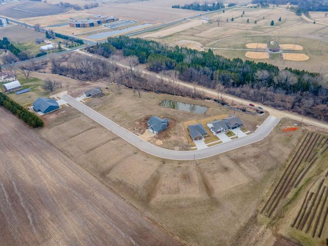 663 Kodiak Drive NW, Stewartville, MN 55976