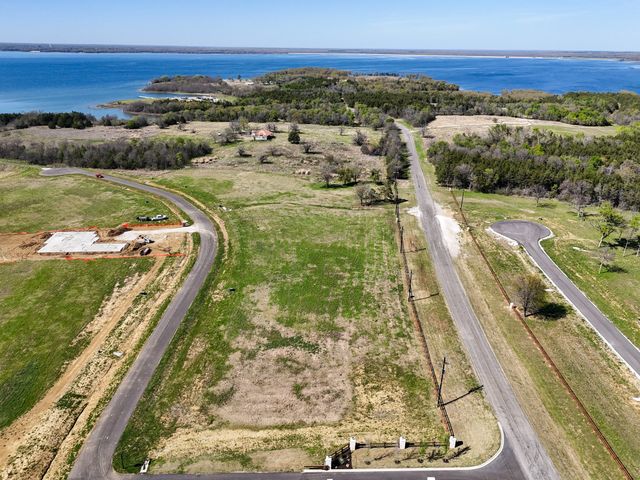 532 LAKESHORE Terrace, Windom, TX 75492