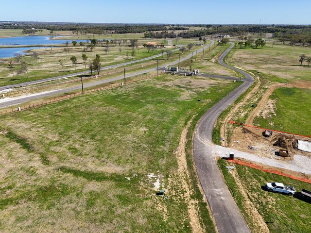 532 LAKESHORE Terrace, Windom, TX 75492