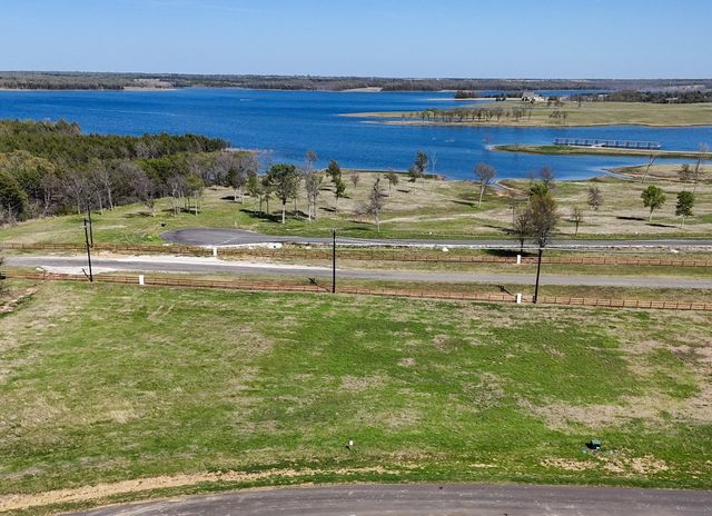 532 LAKESHORE Terrace, Windom, TX 75492