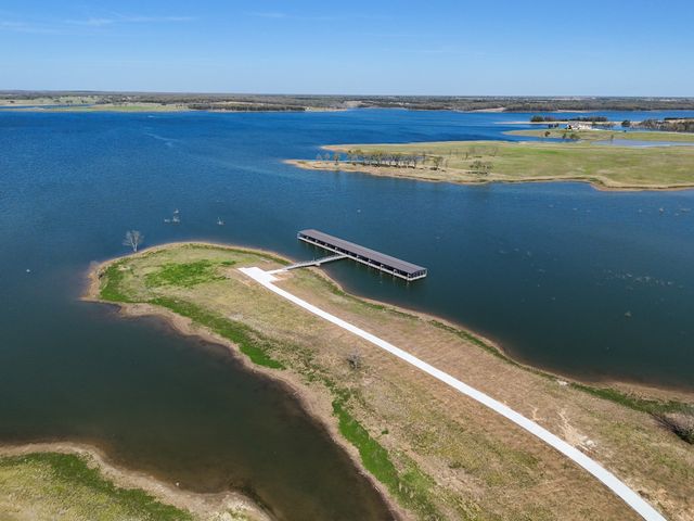 532 LAKESHORE Terrace, Windom, TX 75492