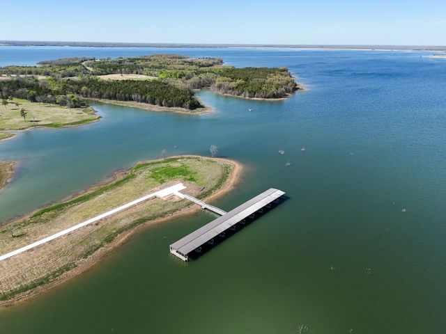 532 LAKESHORE Terrace, Windom, TX 75492