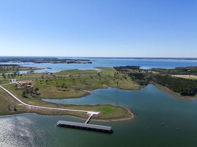 532 LAKESHORE Terrace, Windom, TX 75492