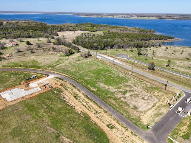 532 LAKESHORE Terrace, Windom, TX 75492