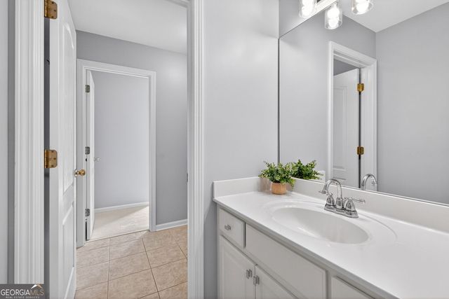 3913 Springtree Lane, Hoschton, GA 30548