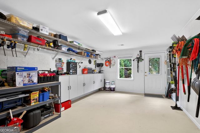 3913 Springtree Lane, Hoschton, GA 30548