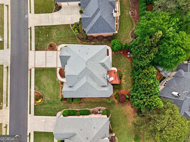 3913 Springtree Lane, Hoschton, GA 30548