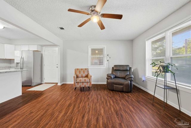 2335 Merle Cir, Pensacola, FL 32526