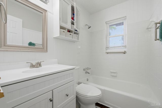 2335 Merle Cir, Pensacola, FL 32526