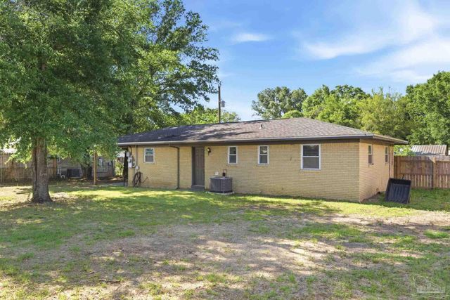 2335 Merle Cir, Pensacola, FL 32526