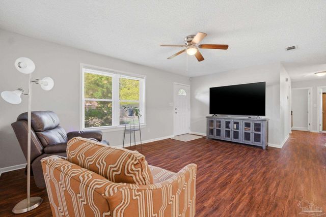 2335 Merle Cir, Pensacola, FL 32526