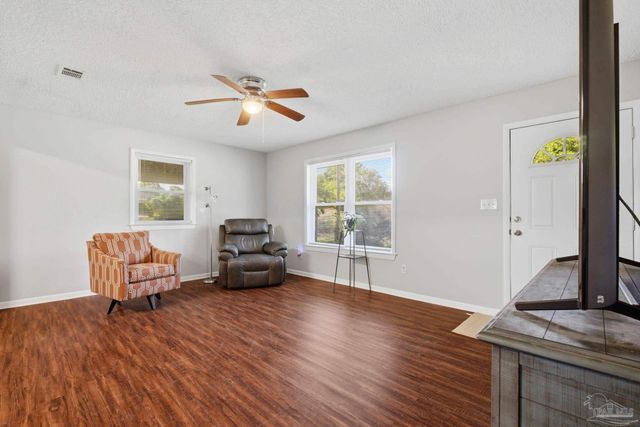 2335 Merle Cir, Pensacola, FL 32526