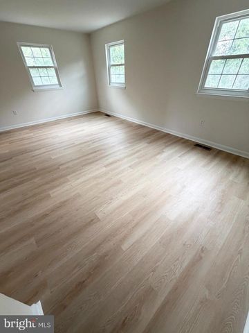 15023 CHERRYDALE DR, Woodbridge, VA 22193