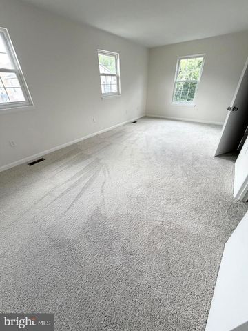 15023 CHERRYDALE DR, Woodbridge, VA 22193