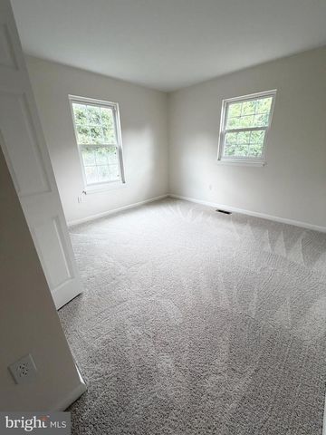 15023 CHERRYDALE DR, Woodbridge, VA 22193