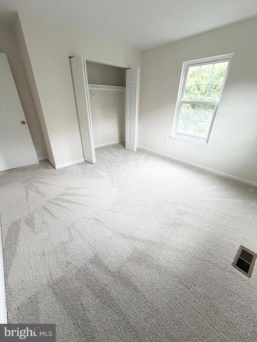 15023 CHERRYDALE DR, Woodbridge, VA 22193