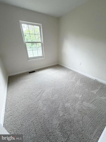 15023 CHERRYDALE DR, Woodbridge, VA 22193
