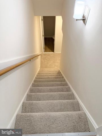 15023 CHERRYDALE DR, Woodbridge, VA 22193