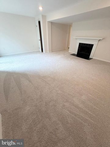 15023 CHERRYDALE DR, Woodbridge, VA 22193