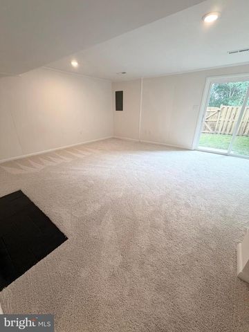 15023 CHERRYDALE DR, Woodbridge, VA 22193