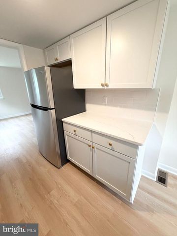 15023 CHERRYDALE DR, Woodbridge, VA 22193