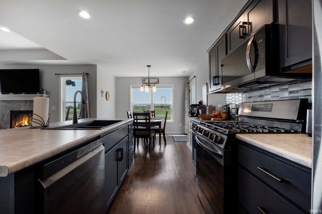 9086 Matthew Spring Run, New Haven, IN 46774