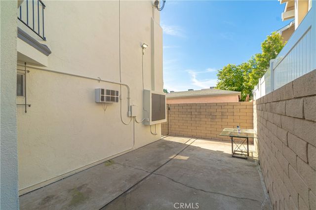 2699 E 20th, Signal Hill, CA 90755