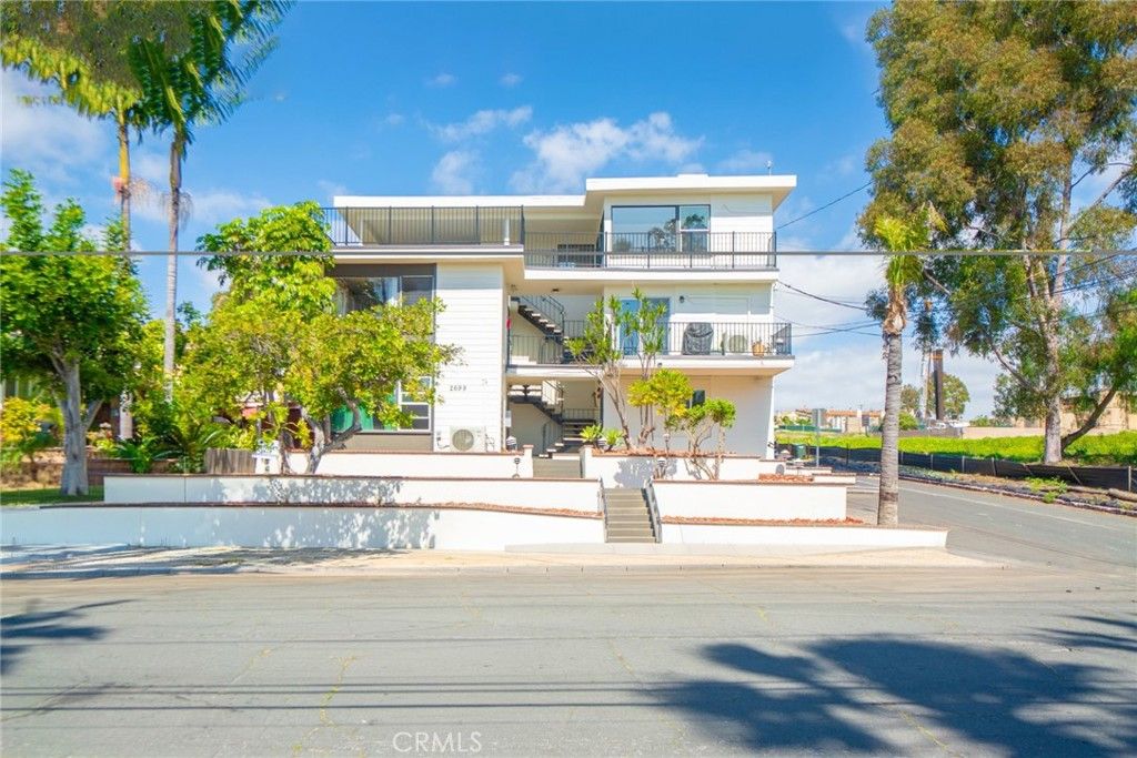 2699 E 20th, Signal Hill, CA 90755