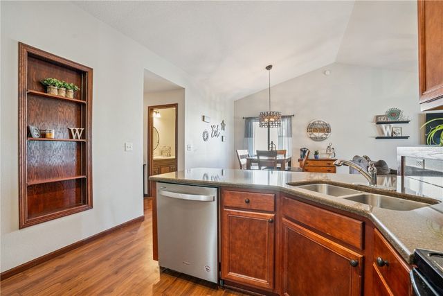 142 Brighton Circle SW, Cedar Rapids, IA 52404