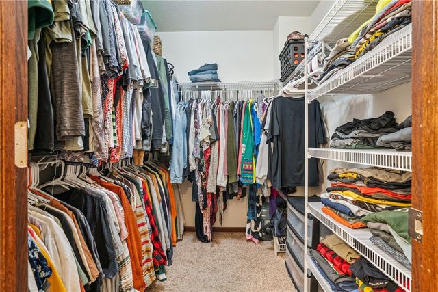 142 Brighton Circle SW, Cedar Rapids, IA 52404