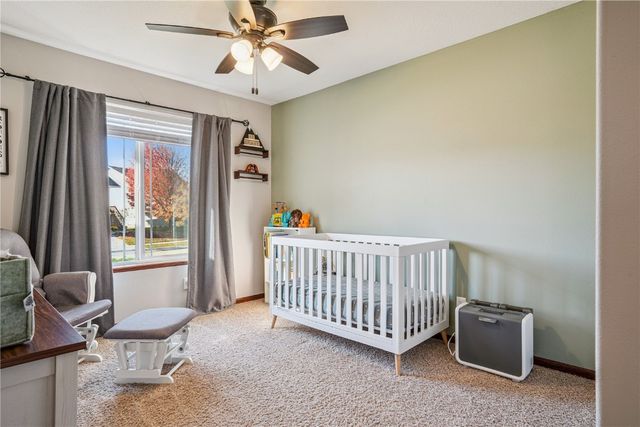 142 Brighton Circle SW, Cedar Rapids, IA 52404