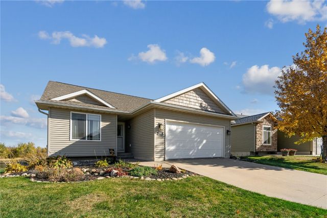 142 Brighton Circle SW, Cedar Rapids, IA 52404
