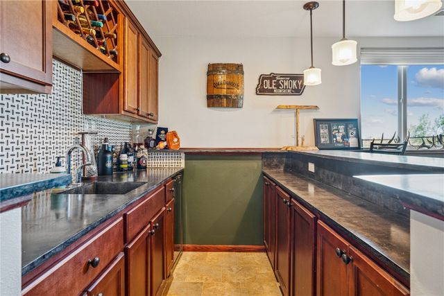 142 Brighton Circle SW, Cedar Rapids, IA 52404