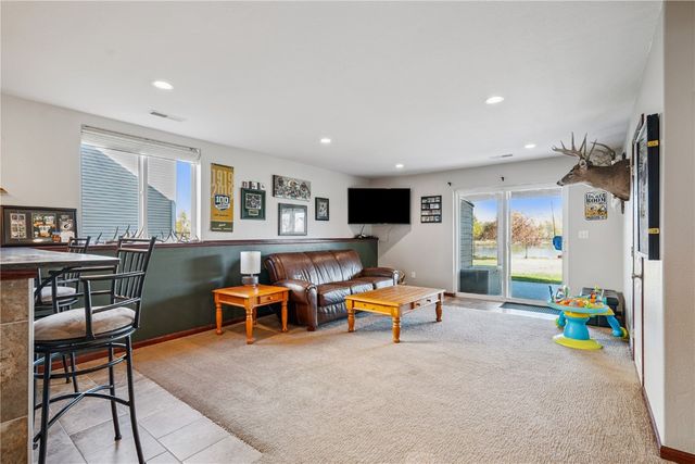 142 Brighton Circle SW, Cedar Rapids, IA 52404