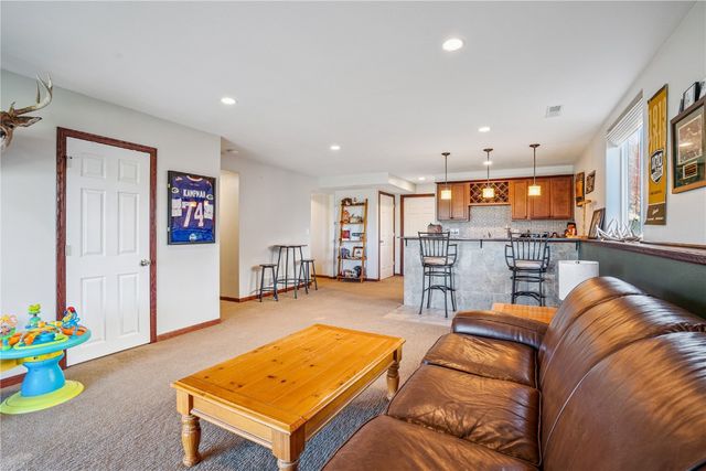 142 Brighton Circle SW, Cedar Rapids, IA 52404