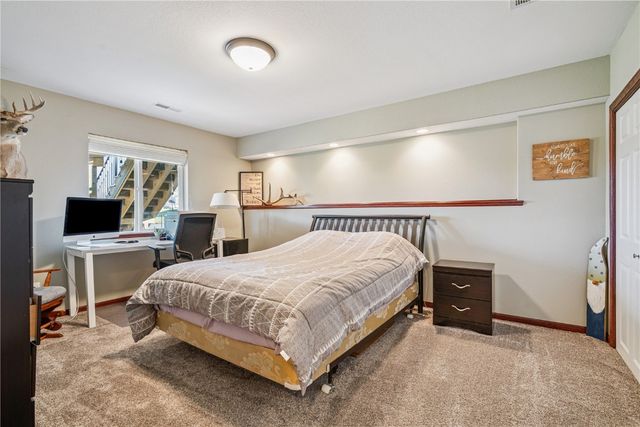 142 Brighton Circle SW, Cedar Rapids, IA 52404