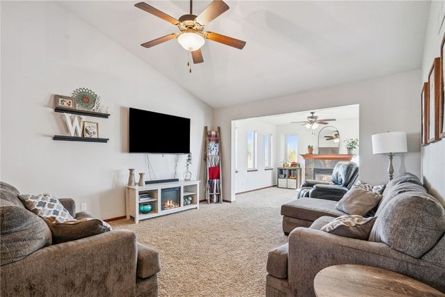 142 Brighton Circle SW, Cedar Rapids, IA 52404