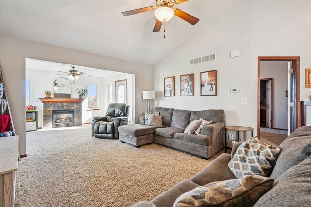 142 Brighton Circle SW, Cedar Rapids, IA 52404