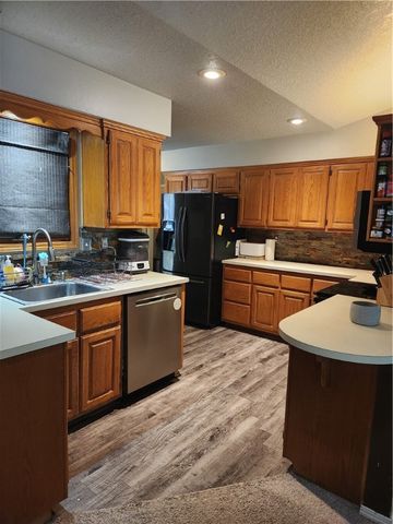 6 Condry Lane, Bella Vista, AR 72714